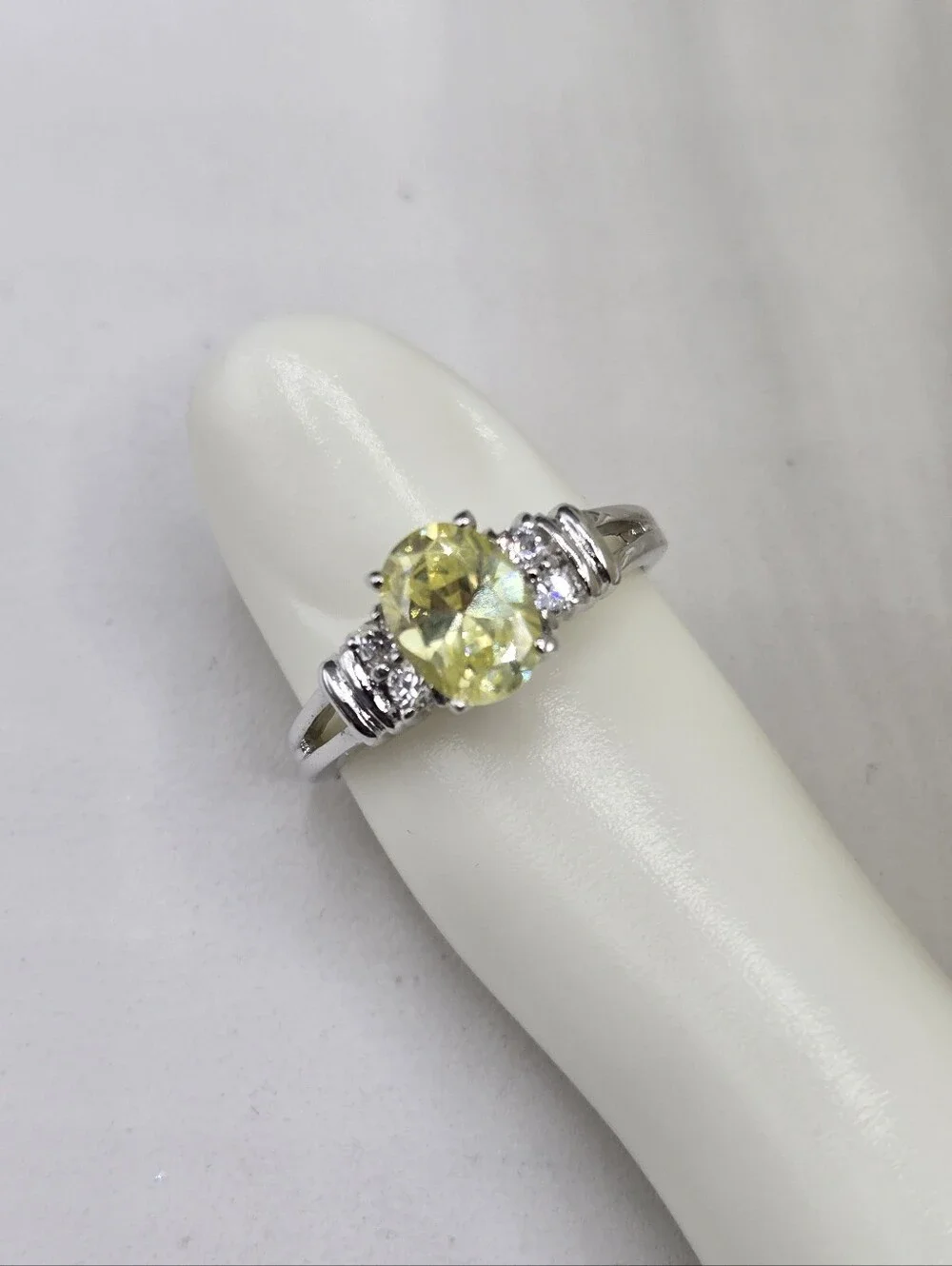 Swarovski Crystal Elements Silver Statement Ring Light Yellow Citrine Size 7